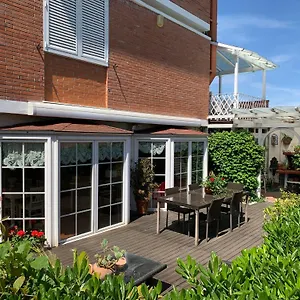 Maison Renée Viareggio